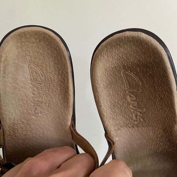 Clarks Brown Sandals Leather Straps Low Heel - Picture 6 of 9